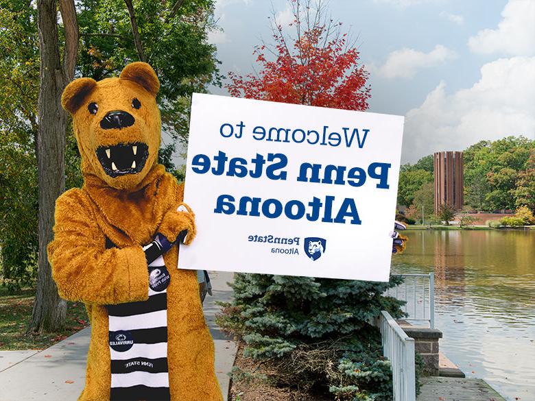 The Nittany Lion mascot holding up a sign reading Welcome to <a href='http://2uo.crashbandicootparapc.com'>十大网投平台信誉排行榜</a>阿尔图纳分校
